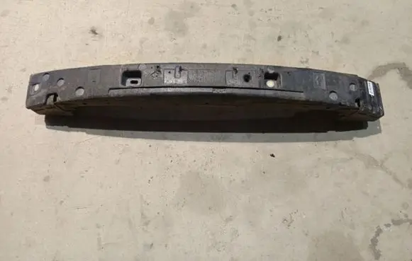 Chrysler Voyager Rear beam 