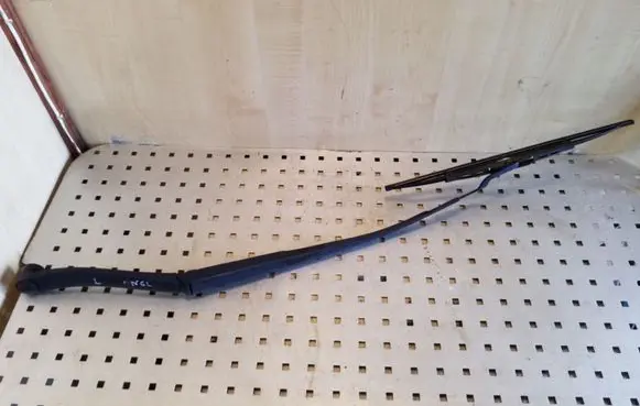 Hyundai i40 Front wiper blade arm