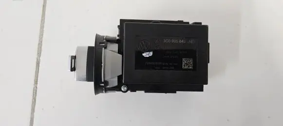 Volkswagen PASSAT B7 Ignition lock 3C0905843AE 33303701 11603103716700