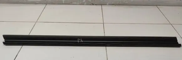 Citroen C3 Rubber seal front door window/glass 9813215680