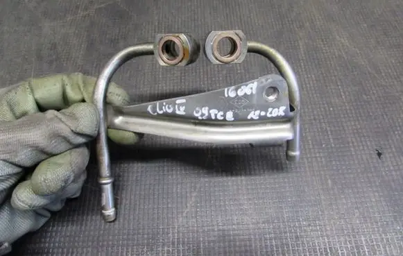 Renault Clio IV Gearbox oil cooler pipe/hose 