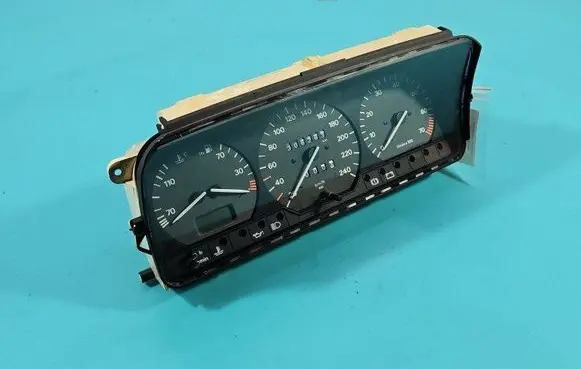 Speedometer (instrument cluster)