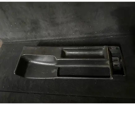 BMW 3 E30 Center console 1884246