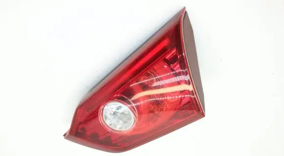 Infiniti Q50 Tailgate rear/tail lights