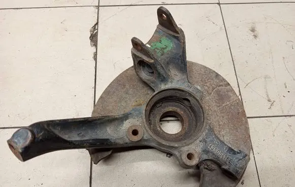 Audi A6 S6 C4 4A Rear wheel hub spindle/knuckle 