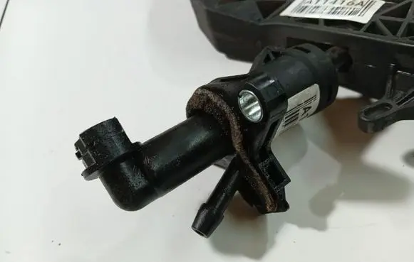 Skoda Fabia Mk2 (5J) Clutch master cylinder
