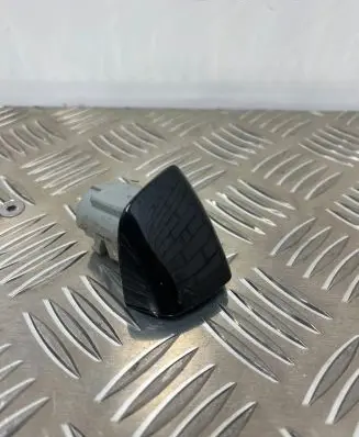 Audi A8 S8 D4 4H Front door handle cover 4H0837880A LZ9Y