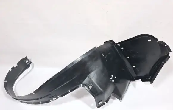 Front wheel arch liner splash guards