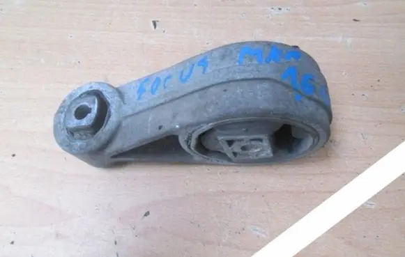 Ford Focus Engine mount vacuum valve 1685701R
