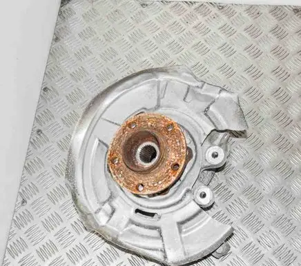 Rear wheel hub