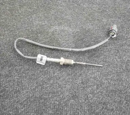BMW 2 F22 F23 Oil temperature sensor 8570234