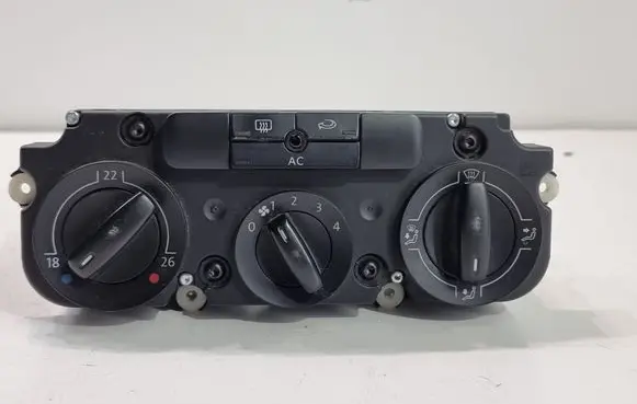 Volkswagen PASSAT B6 Climate control unit