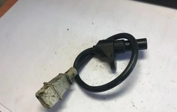 Volvo V70 Crankshaft position sensor 3547699 10246001