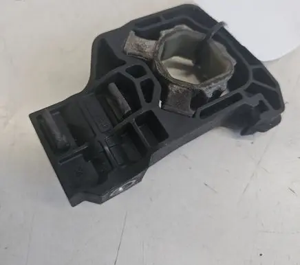 BMW 7 F01 F02 F03 F04 Radiator mount bracket 