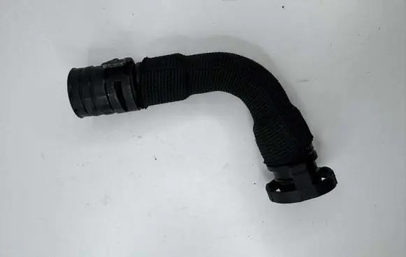 Volkswagen Golf V Breather hose/pipe 038103493 446070
