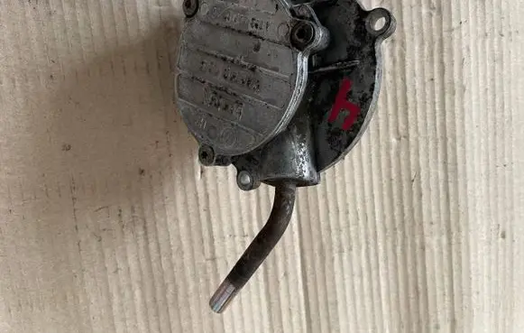 Mercedes-Benz A W168 Vacuum pump A1032400146 VAE2C148 A6682300165
