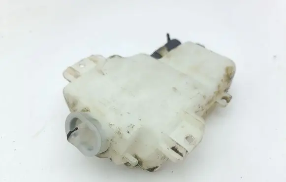 Windshield washer fluid reservoir/tank