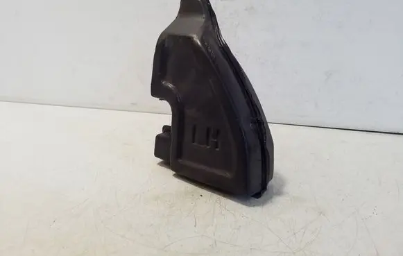 Fiat Tipo Fender foam support/seal 