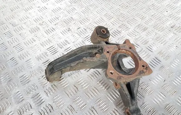 Lexus ES 250 - 300 - 330 Rear wheel hub spindle/knuckle 