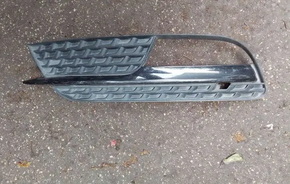Audi A5 8T 8F Front fog light trim/grill 8T0807681H