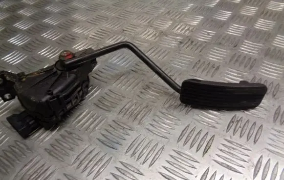Opel Agila A Accelerator throttle pedal 9204284