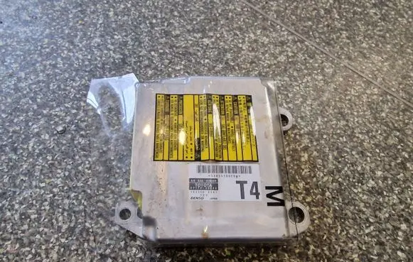 Lexus GS 300 350 430 450H Airbag control unit/module 8917030440