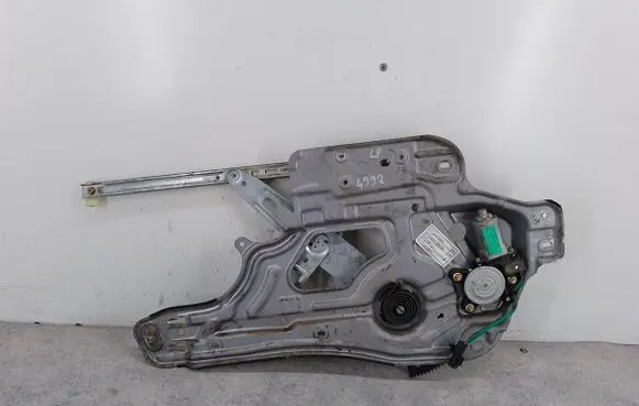 Hyundai Santa Fe Front door window regulator with motor 
