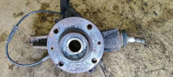 Peugeot 308 Front wheel hub