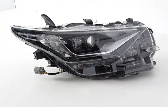 Toyota Auris E180 Headlight/headlamp 81110-02K60 90070907