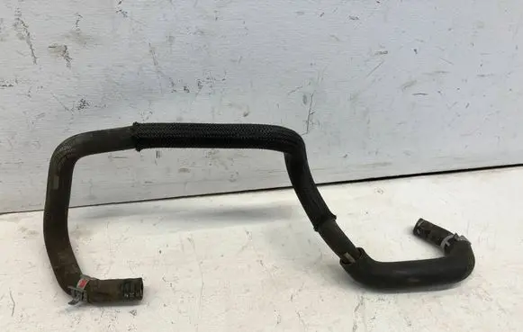 Engine coolant pipe/hose