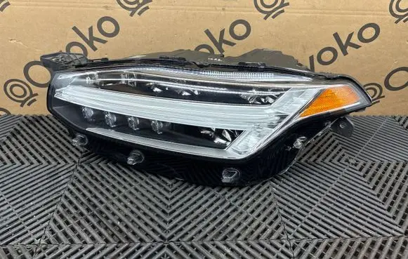 Volvo XC90 Headlight/headlamp 31468663