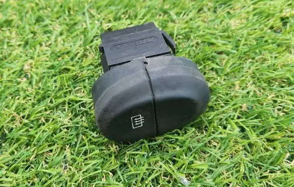 Renault Scenic I Windscreen/window heater switch 8412436B