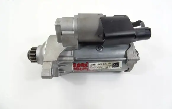 Audi Q3 F3 Starter motor 02E911022C