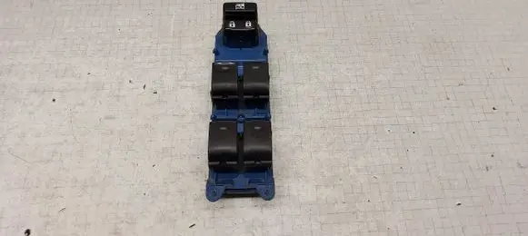 Toyota Verso Electric window control switch 30170437 8404005020 100210204340