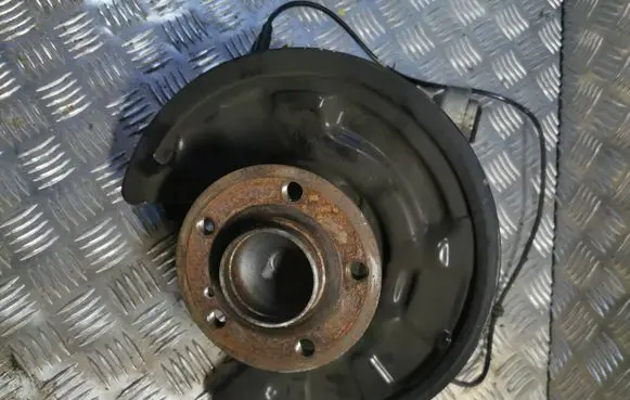 Mercedes-Benz CLA C117 X117 W117 Rear wheel hub 2460306 A2464230420