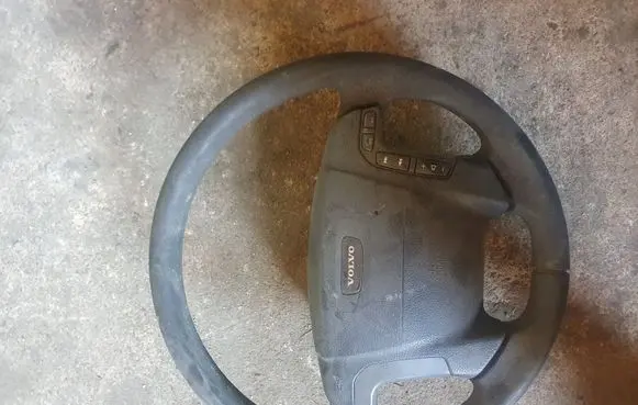 Volvo V70 Steering wheel