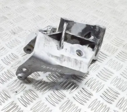 Volvo S90, V90 Engine mounting bracket 31430490