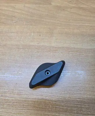 Engine bonnet (hood) release handle