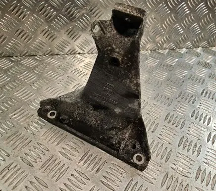 Audi A4 S4 B5 8D Engine mounting bracket 8D0199308F