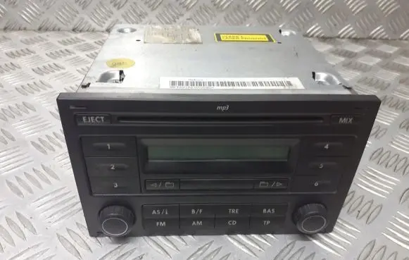 Volkswagen Fox Radio/CD/DVD/GPS head unit 5Z0035152A