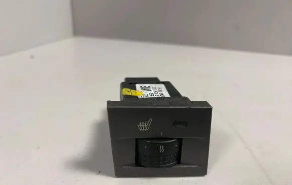 Opel Vectra C Seat heating switch 13138251