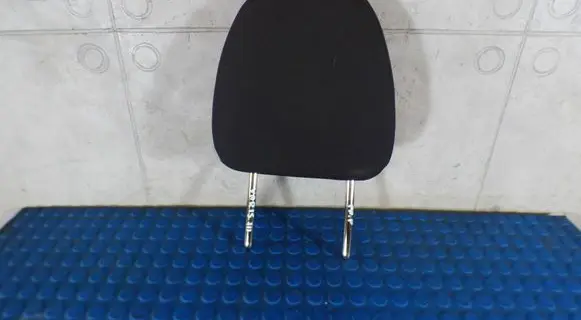 Toyota Yaris Front seat headrest 
