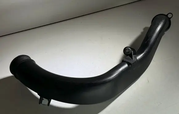 BMW M4 F82 F83 Air intake duct part 7846245