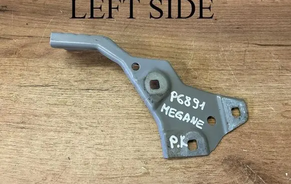 Renault Megane E-Tech Fender mounting bracket 631411270R