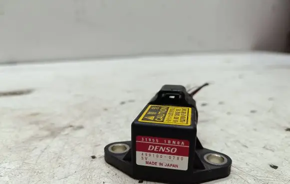 Nissan Navara D40 Airbag deployment crash/impact sensor 319551bn0a