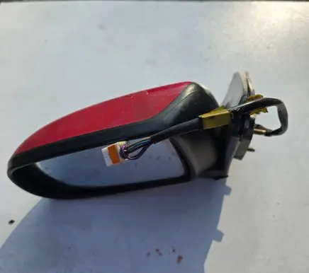 Mazda 323 Front door electric wing mirror E13010089