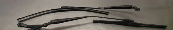 Mercedes-Benz R W251 Front wiper blade arm 24027217