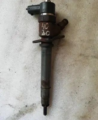 Volvo V70 Fuel injector 0445110078