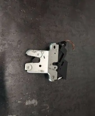 Tailgate/trunk/boot lock/catch/latch