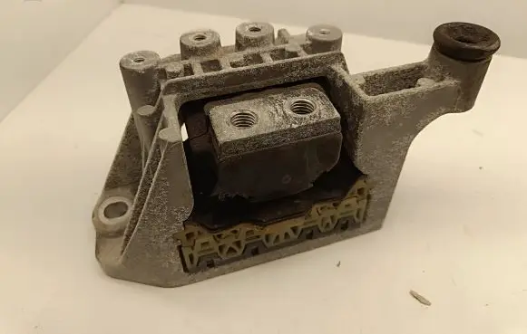 Chrysler Pacifica Engine mount bracket P68237966AF D029424018